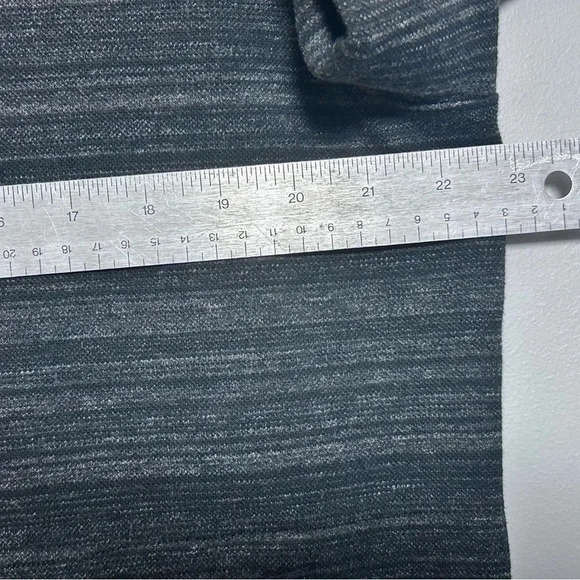 Women’s Duluth Trading heavy sweatshirt with front pocket. Size XL - Picture 5 of 6